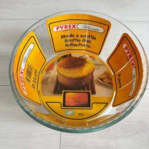 Vintage Pyrex Soufflé Flat Bottom Bowl Dish w Retro Pattiserie for 8 ppl